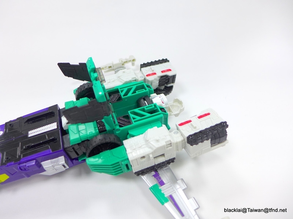 Generations Titans Return Sixshot   In Hand Photos Of Wave 3 Leader Class Figure  (49 of 89)